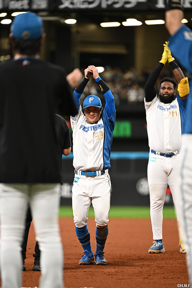 一丁締めの奈良間選手