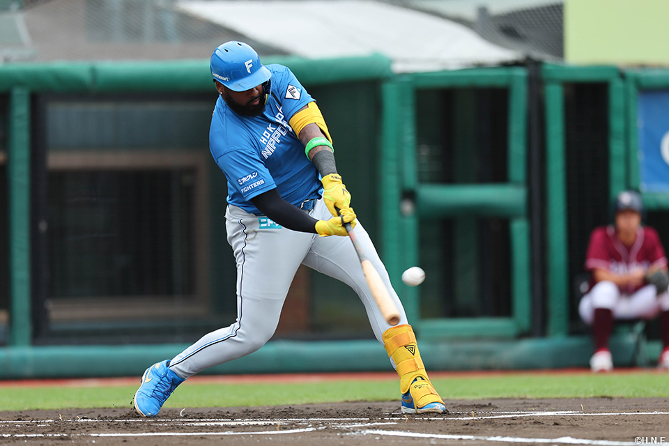 1回表、第20号の本塁打を放つレイエス選手01