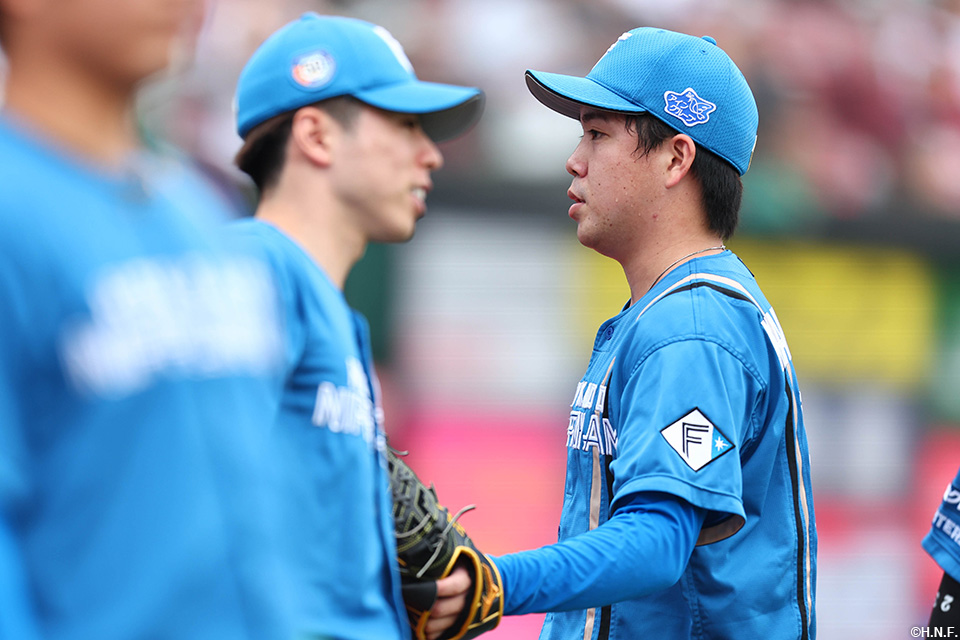 3回表、勝ち越しの本塁打を放つ万波選手01