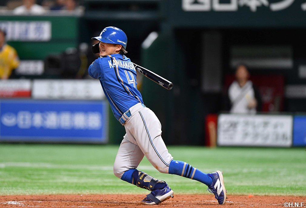 5回表、ショートへ内野安打を放つ上川畑選手