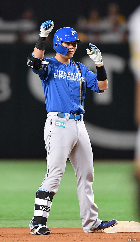 6回表、二塁打を放つ清宮選手02