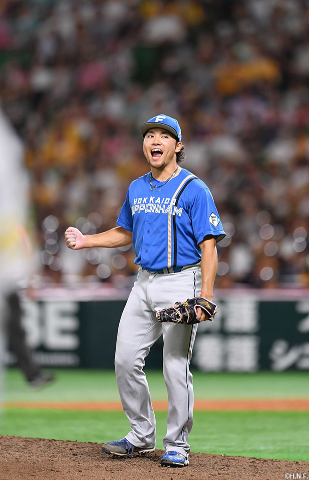 7回裏を抑えた伊藤投手