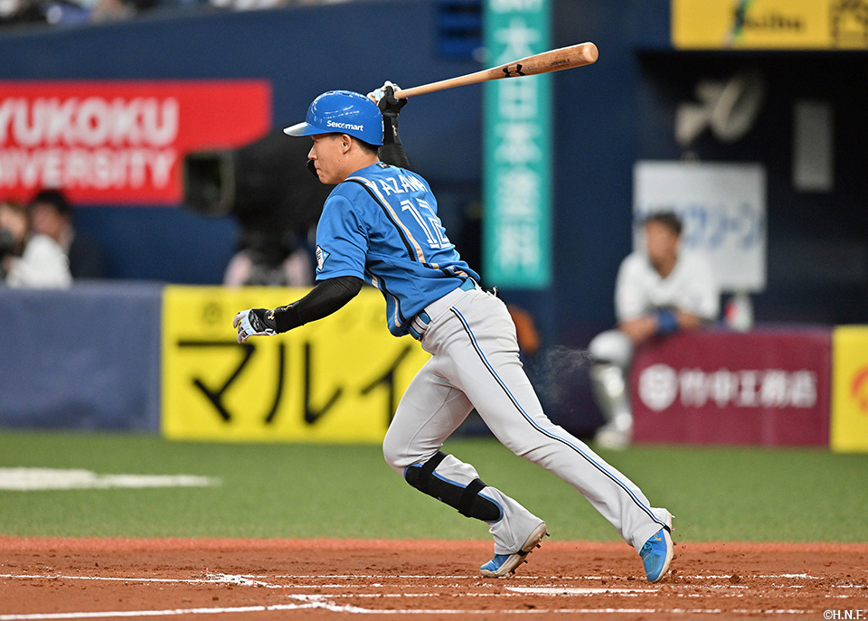 2回表、内野安打を放つ矢澤選手