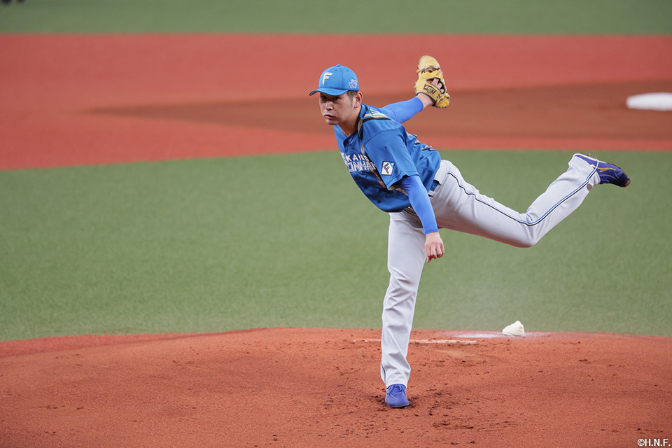 先発の加藤貴投手01