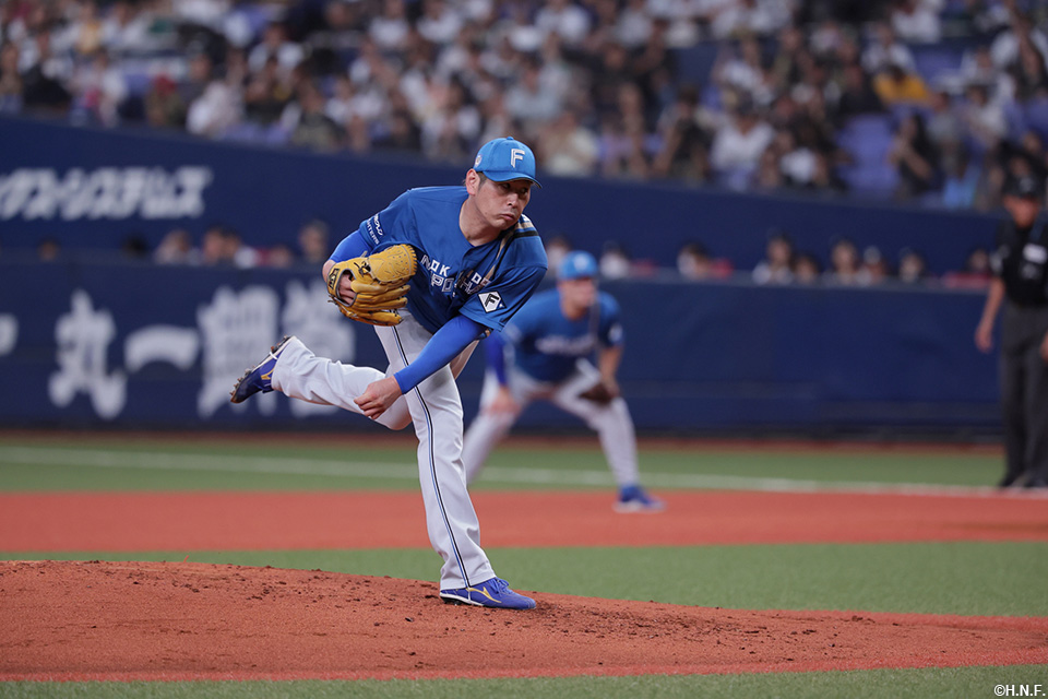 先発の加藤貴投手03