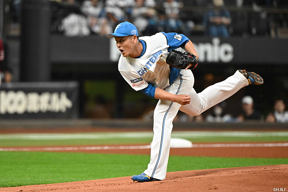 先発の鍵谷投手05