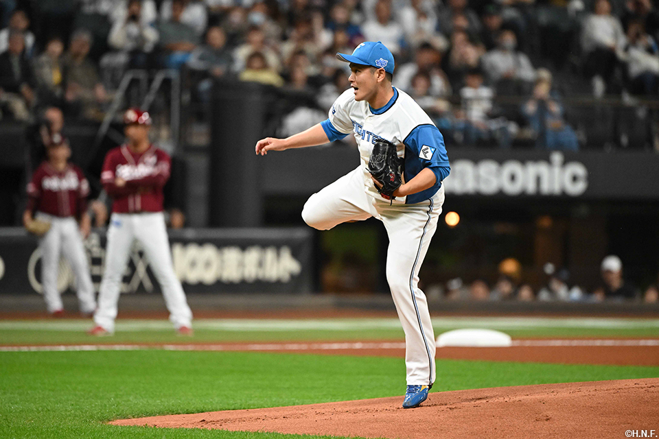 先発の鍵谷投手06