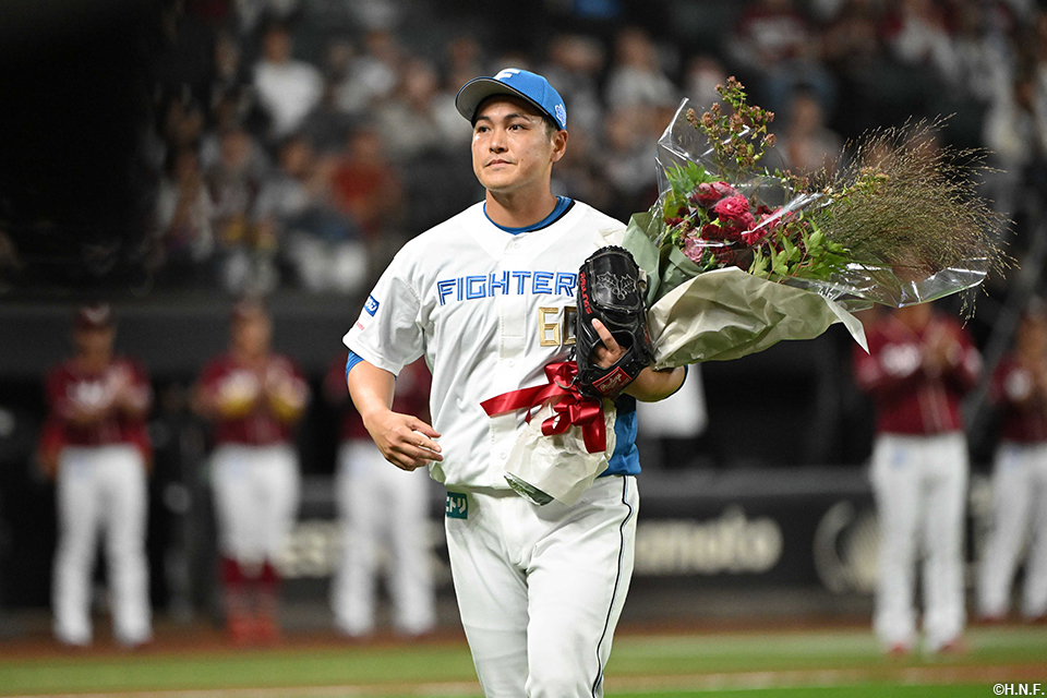 1回表、降板する鍵谷投手01