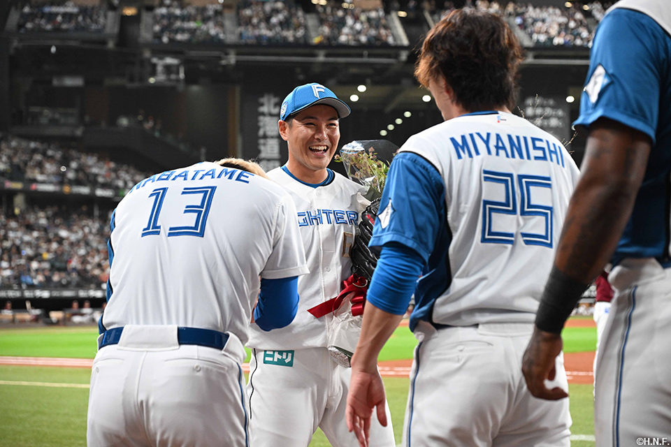 1回表、降板する鍵谷投手02