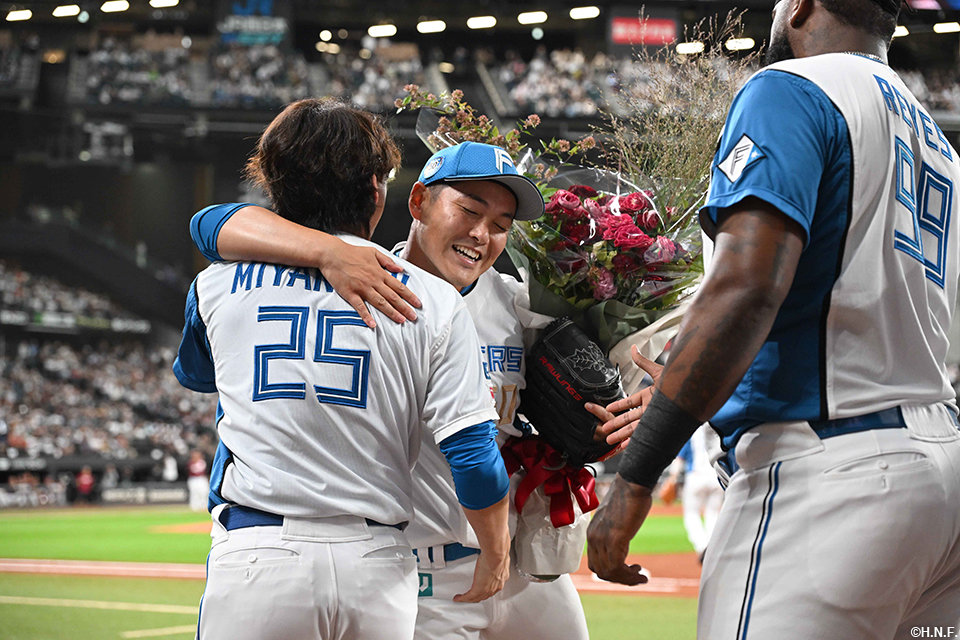 1回表、降板する鍵谷投手04