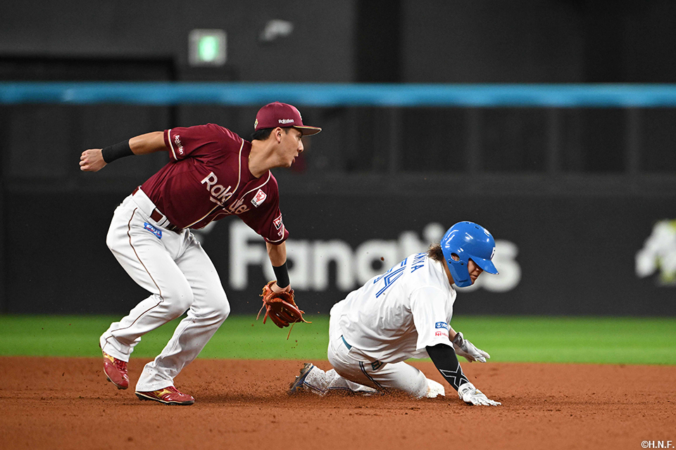 5回裏、盗塁をきめる田宮選手02