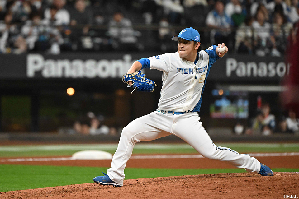 9回、三番手の河野投手