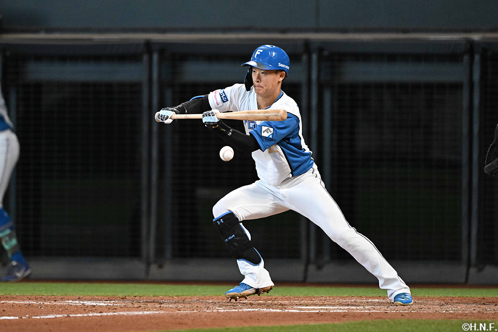 5回裏、犠打をきめる矢澤選手