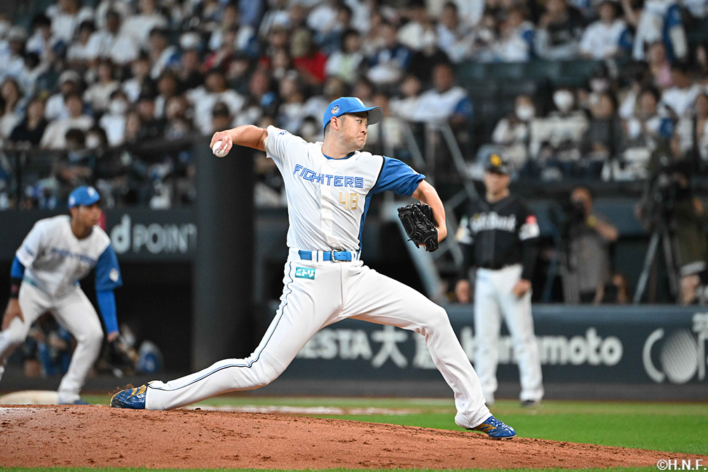 6回、二番手の齋藤友投手