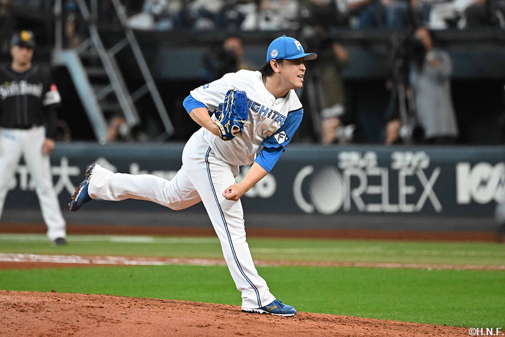 7回、三番手の河野投手