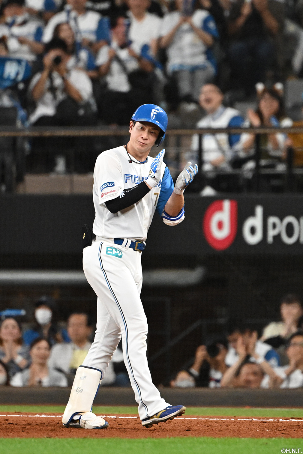 9回裏、レフトへヒットを放つ松本剛選手02