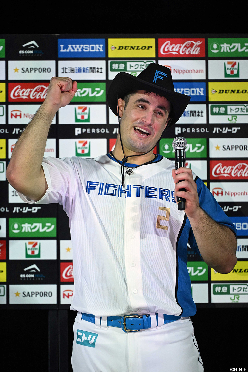 ヒーローのマルティネス選手01