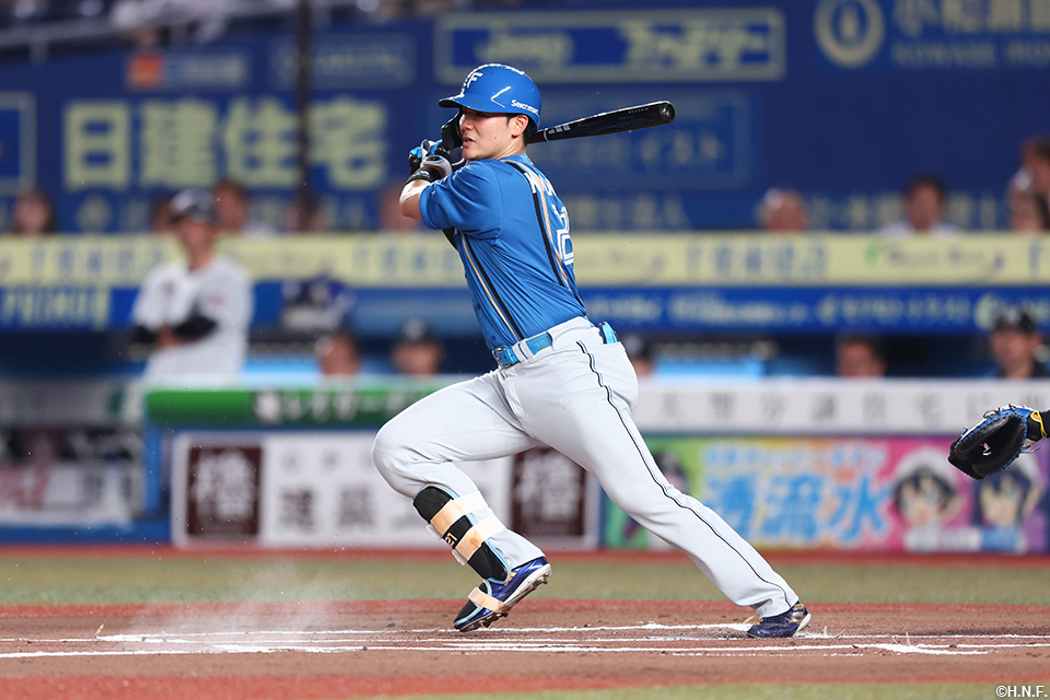 1回表、ショートへ内野安打を放つ清宮選手