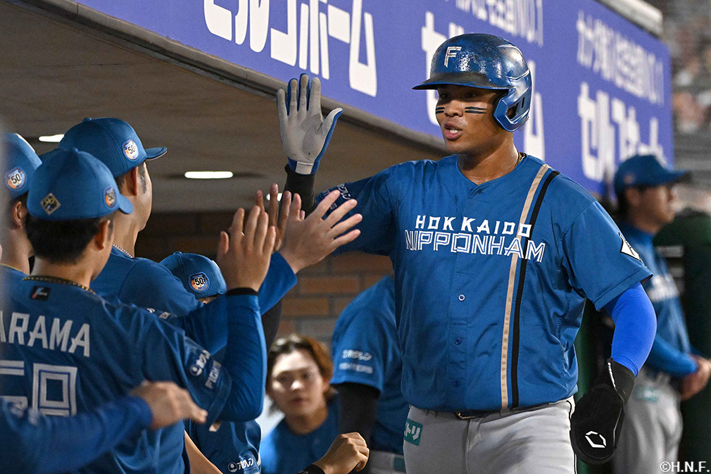 1回表、生還した水谷選手