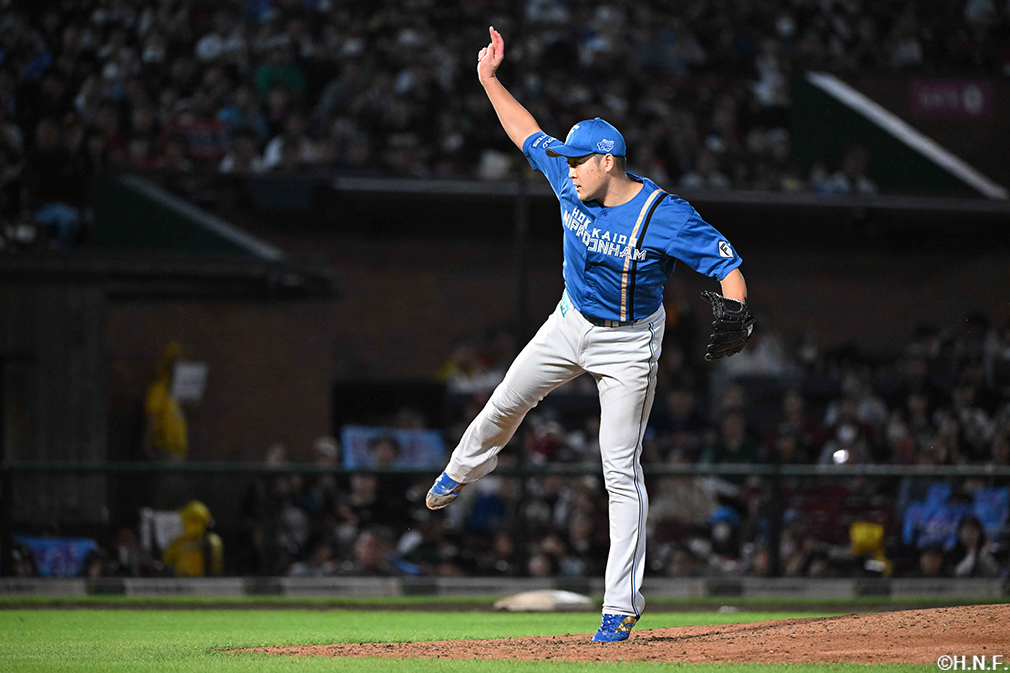 9回、五番手の齋藤友投手