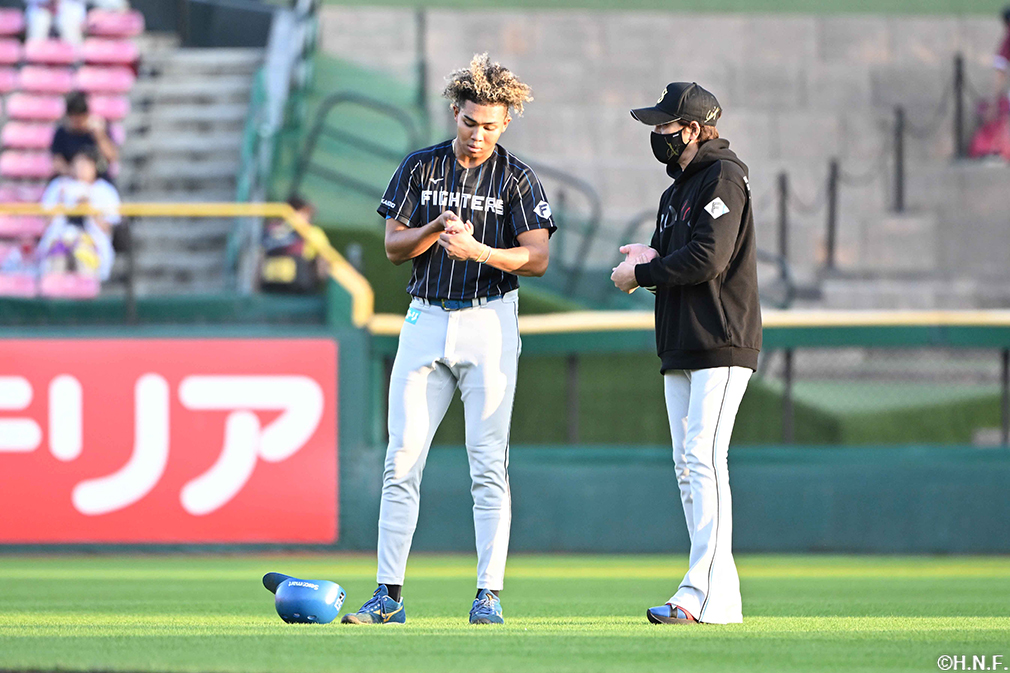 試合前、水谷選手と新庄監督02