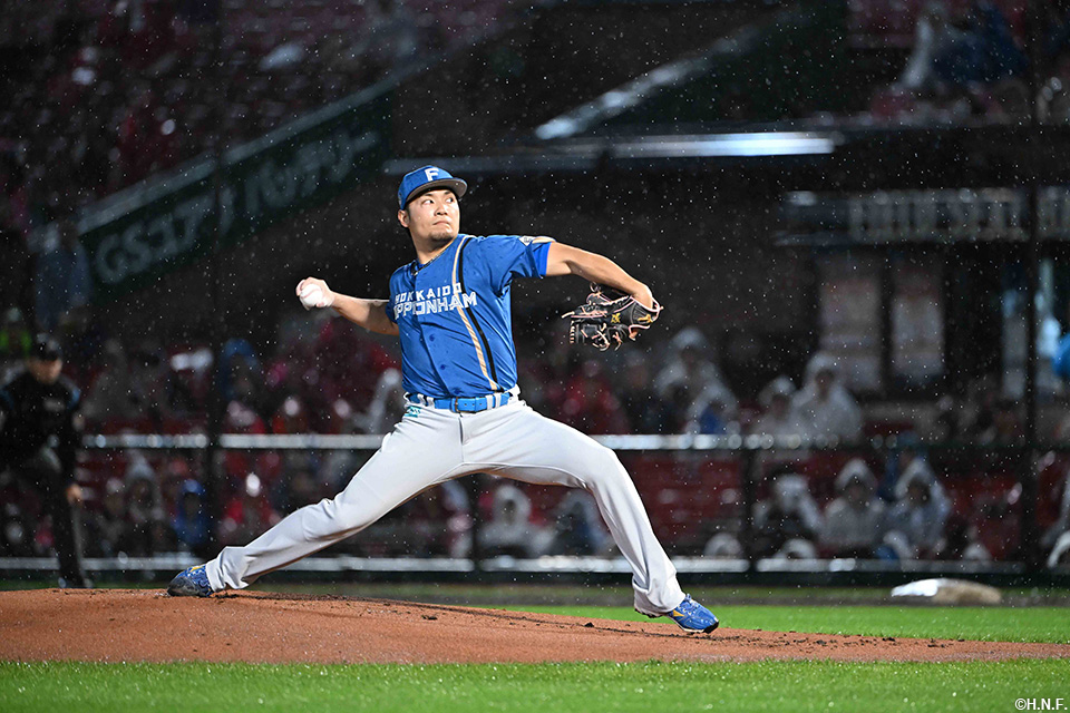 先発の伊藤投手01