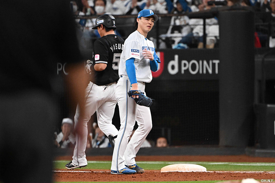 9回表を抑えた山﨑福投手