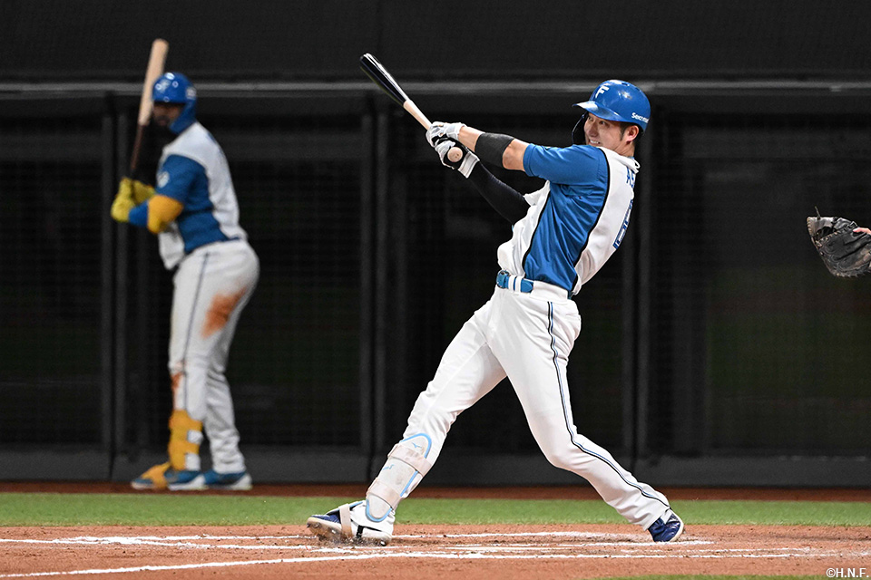 10回裏、サヨナラ適時打を放つ淺間選手01