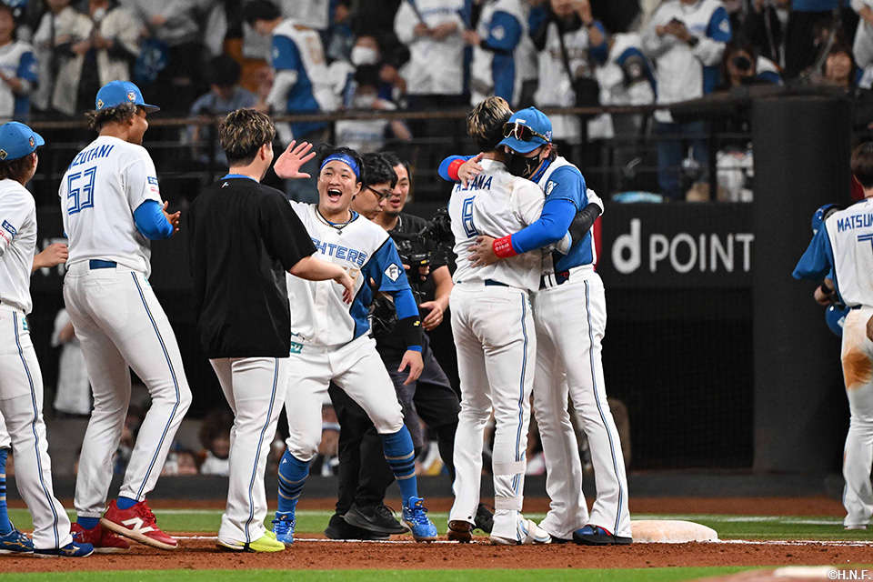 淺間選手と新庄監督02