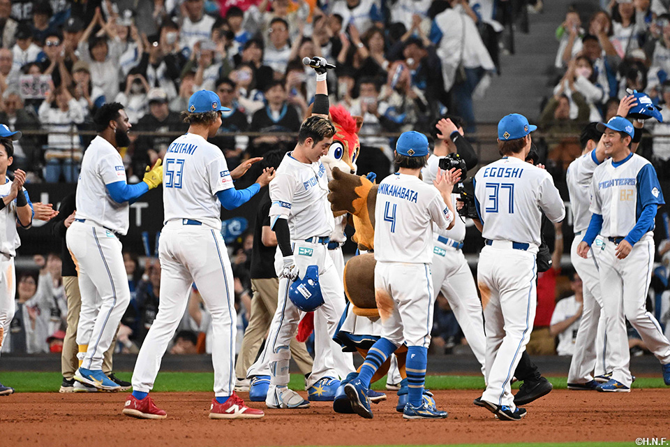 淺間選手による一丁締め03