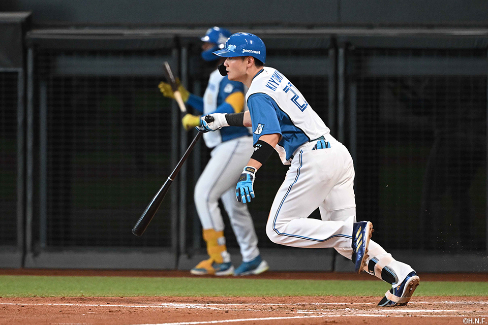 3回裏、同点となる2点適時打を放つ清宮選手02