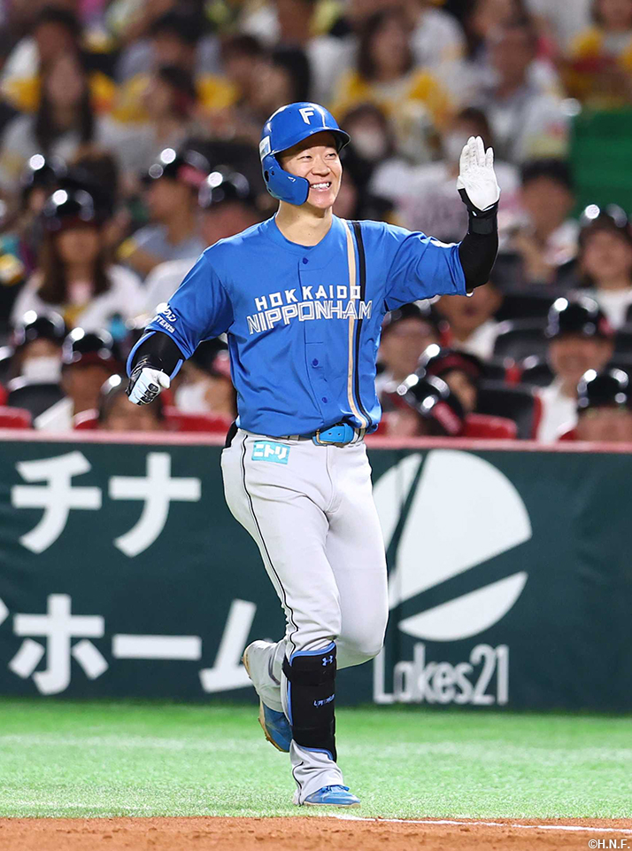 3回表、同点となる適時内野安打を放った矢澤選手