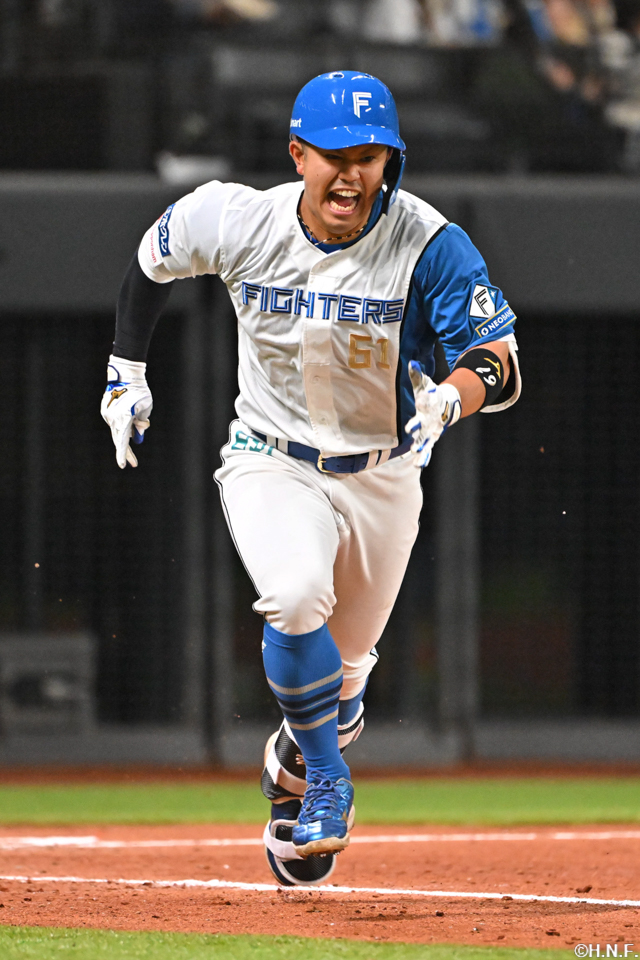 5回裏、レフトへ二塁打を放つ今川選手02