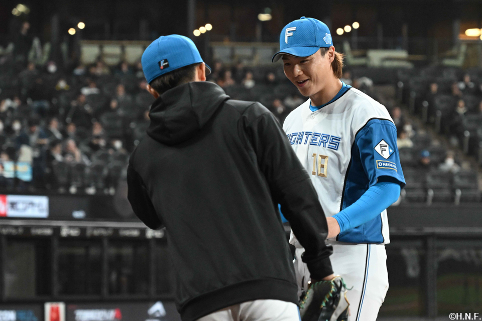 6回、三番手の山﨑福投手03