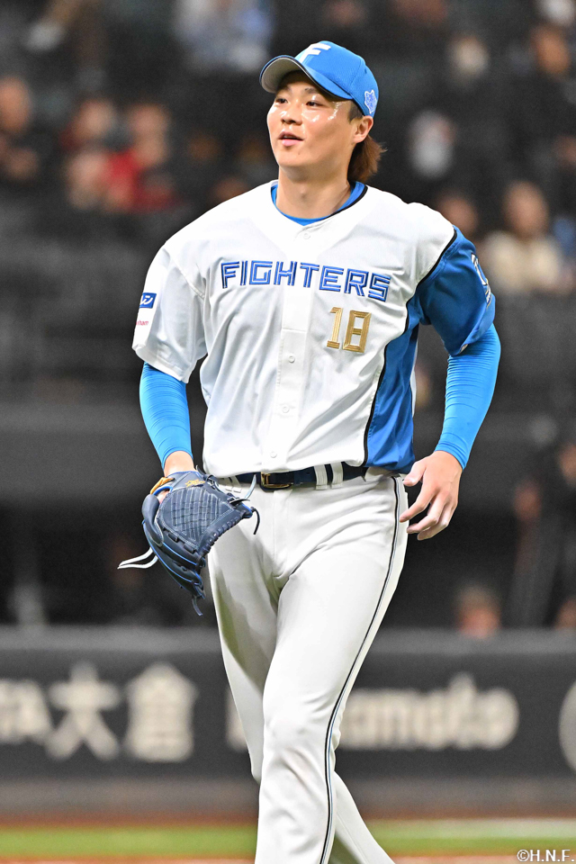 7回表を抑えた山﨑福投手01