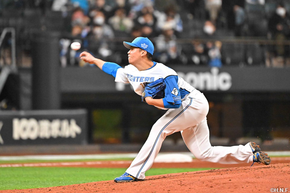 9回、四番手の松岡投手02