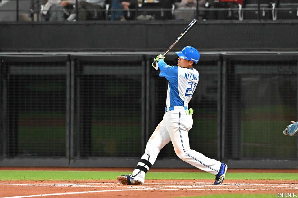3回裏、本塁打を放つ清宮選手01