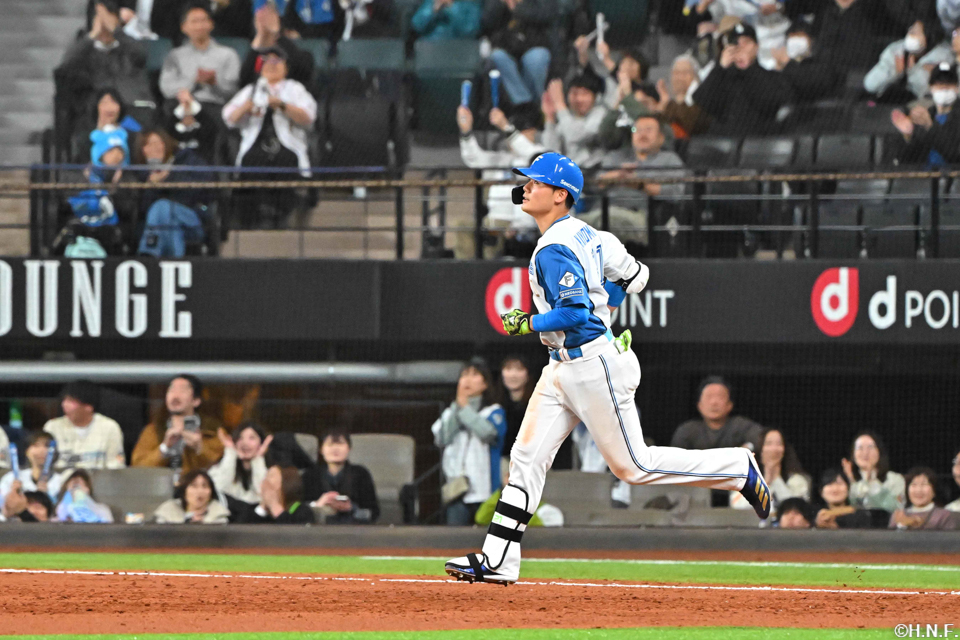 3回裏、本塁打を放つ清宮選手02