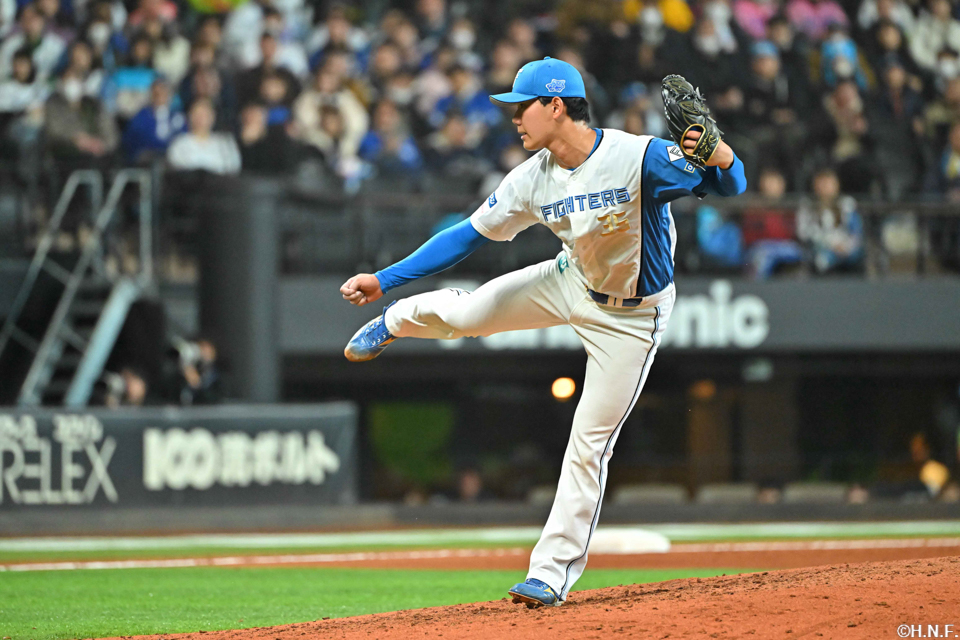 7回、四番手の浅利投手04