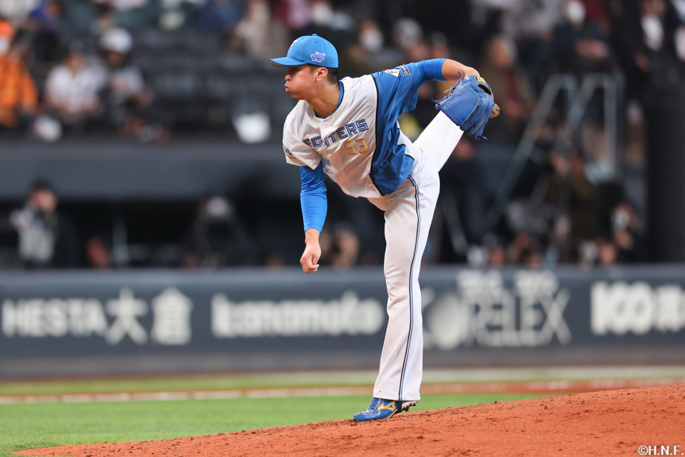 7回、二番手の松岡投手