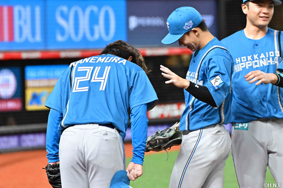 4回裏、金村投手と矢澤選手