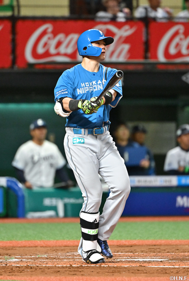 7回表、先制の本塁打を放つ清宮選手01
