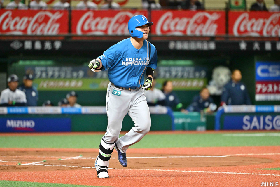 7回表、先制の本塁打を放つ清宮選手02
