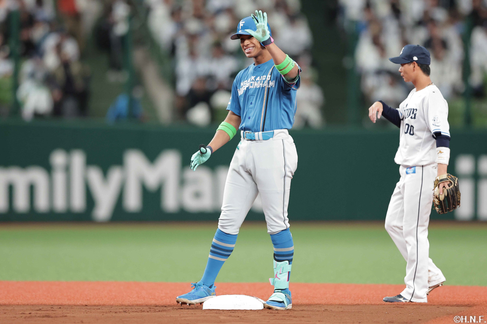 1回表、二塁打を放った万波選手