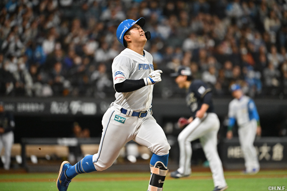 8回裏、惜しくも凡退する今川選手