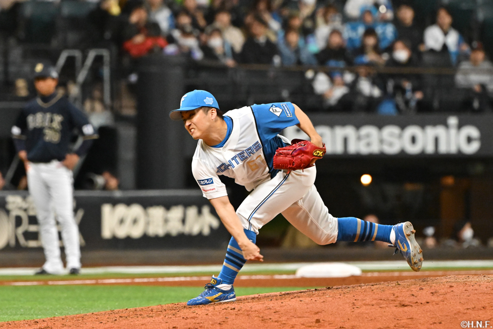 9回、四番手の山本拓投手02