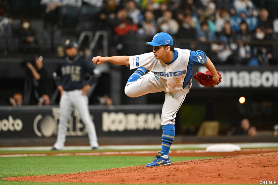 9回、四番手の山本拓投手03