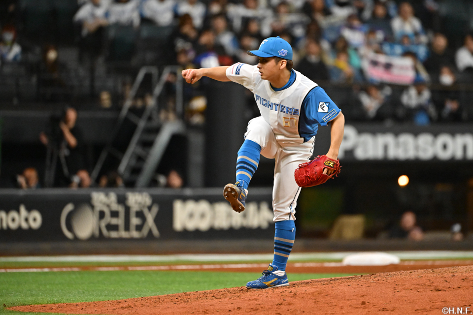 9回、四番手の山本拓投手05