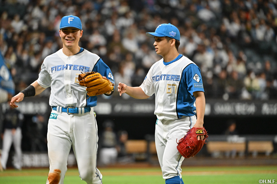 9回表を抑えた山本拓投手01