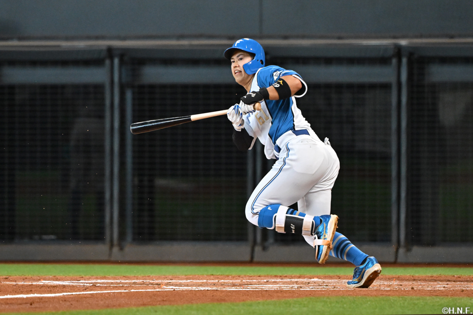 3回裏、サードへ内野安打を放つ今川選手01